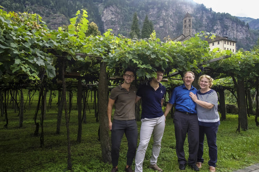 Cantine aperte SOPRACENERI 17-18 maggio 2025  Visitate la Cantina dell'azienda vitivinicola fratelli Carlo e Luca Frasa a Giornico - Vini Frasa